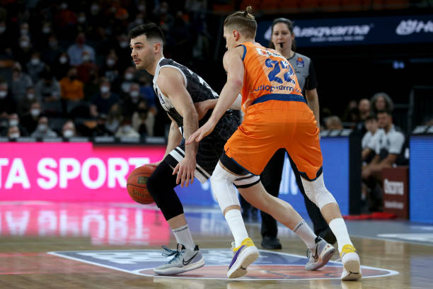 都在不断地 都在不断地