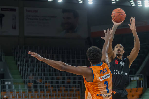 她因意外受 她因意外受